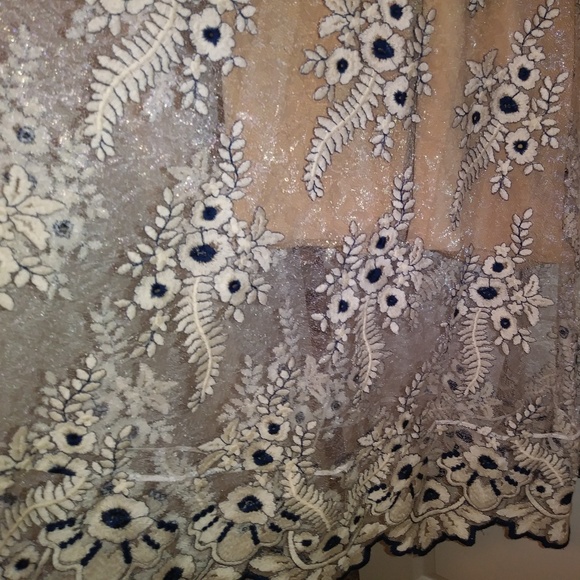 Dress The Population Audrey Embroidered Midi Dress - Picture 5 of 5